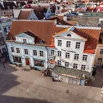 Old Town - Boutique Hall Square Apartment