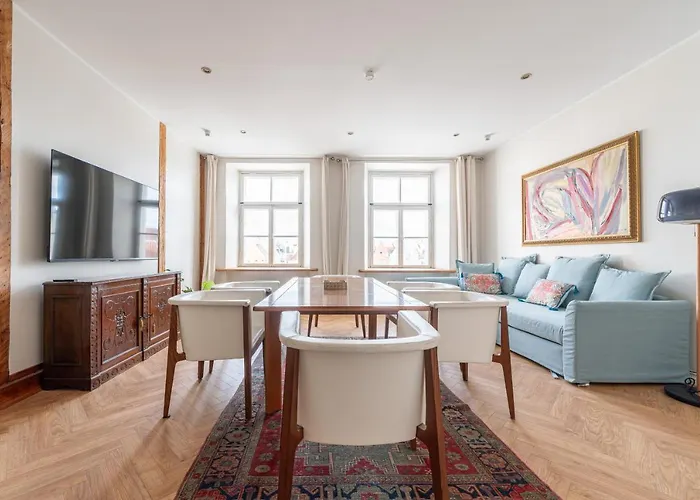 Old Town - Boutique Hall Square Apartment